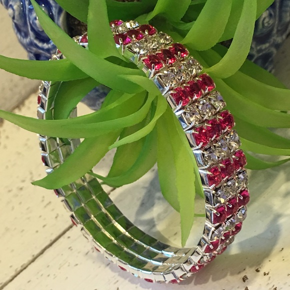 2 Stretchy Bracelets - Picture 4 of 8